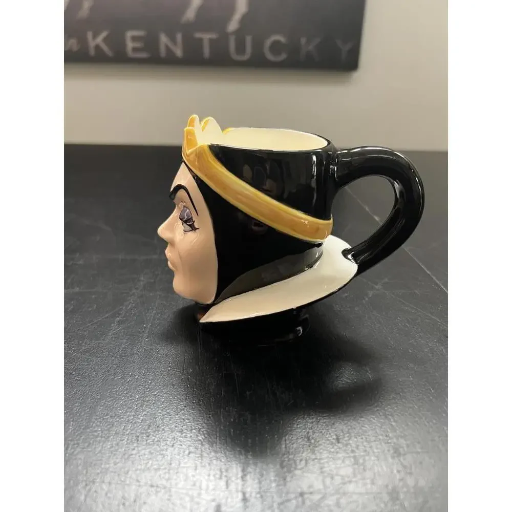 Disney Snow RARE White Queen vintage beautiful porcelain sculpture coffee cup